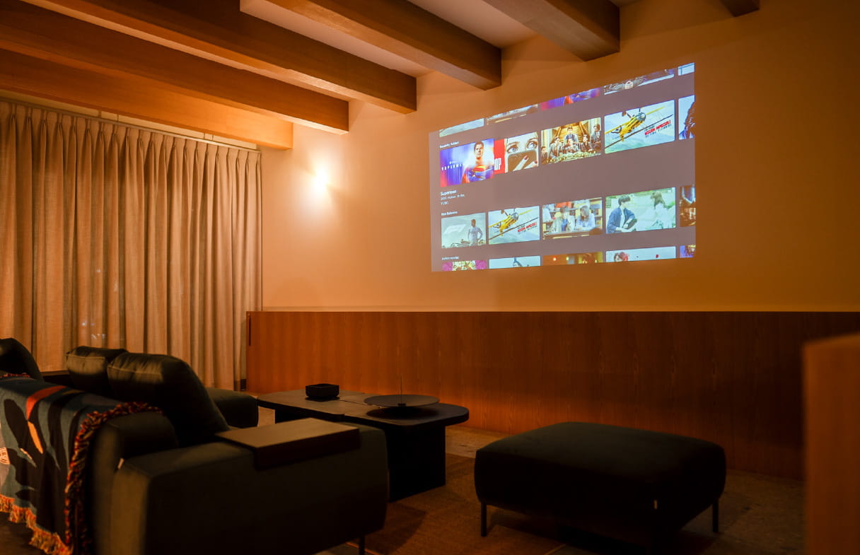 プロジェクター